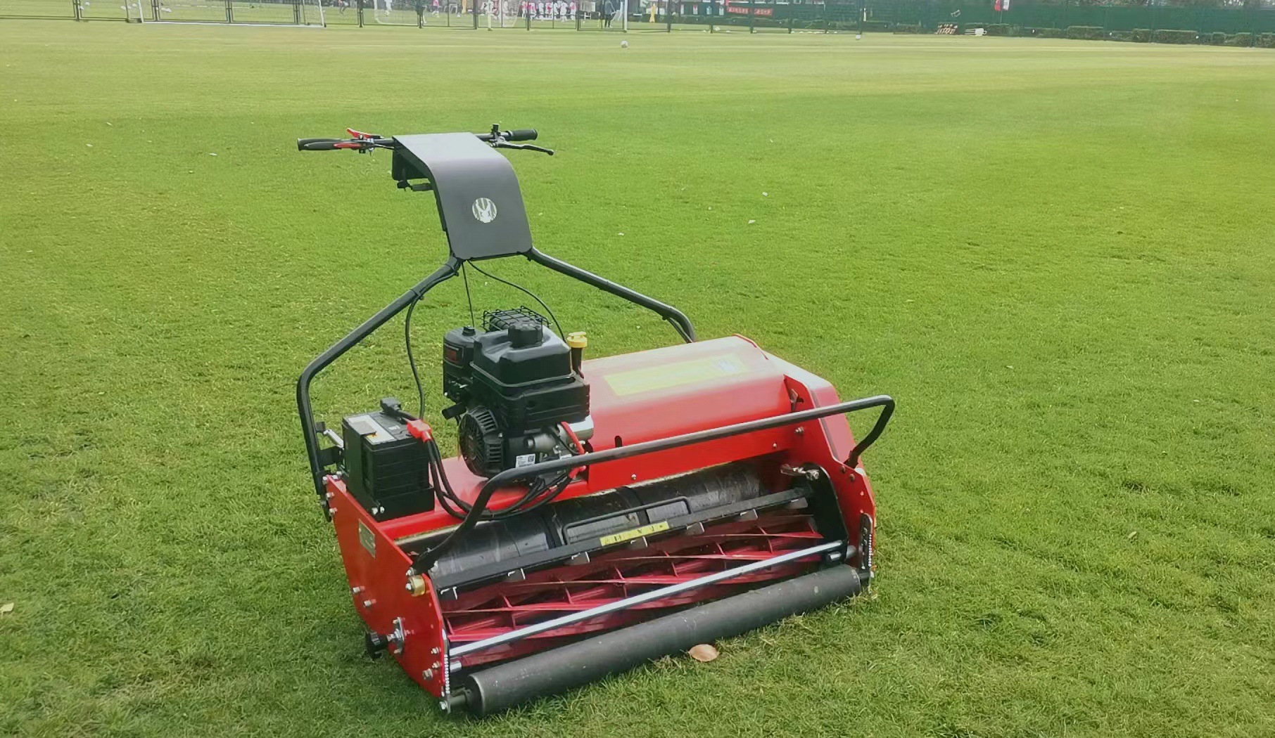 多功能滚刀剪草机可切换多种附件草坪精致修剪一机多用定金价