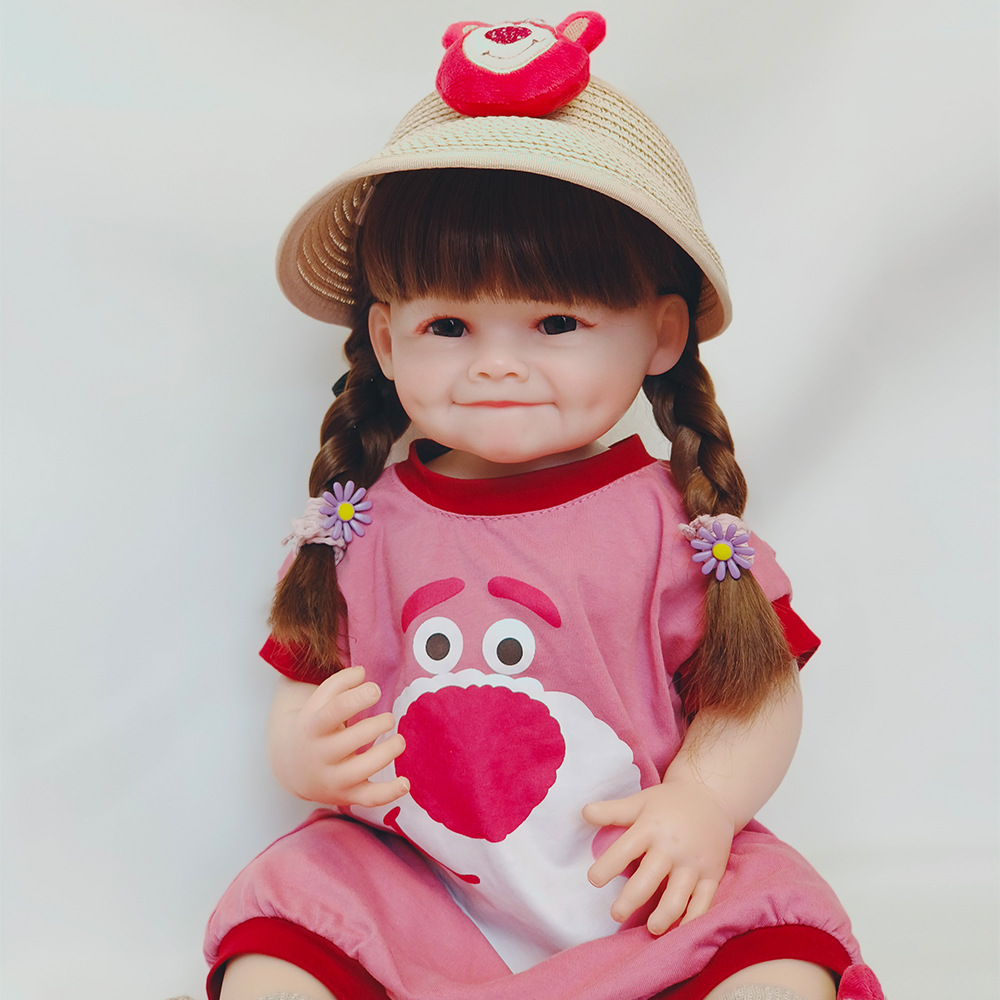 Muñeca suave artificial de 55cm, muñeco realista con cara sonriente, oso de fresa que puede entrar en el agua para acompañar el juguete de muñeca