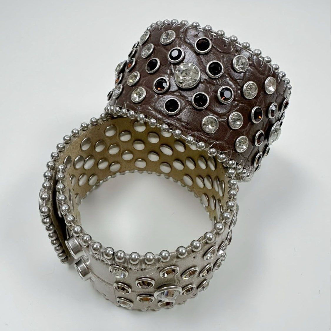 Europäisches und amerikanisches Punk-Hip-Hop-Strass-Armband im Retro-Western-Stil mit breitem Lederverschluss_voghion.com