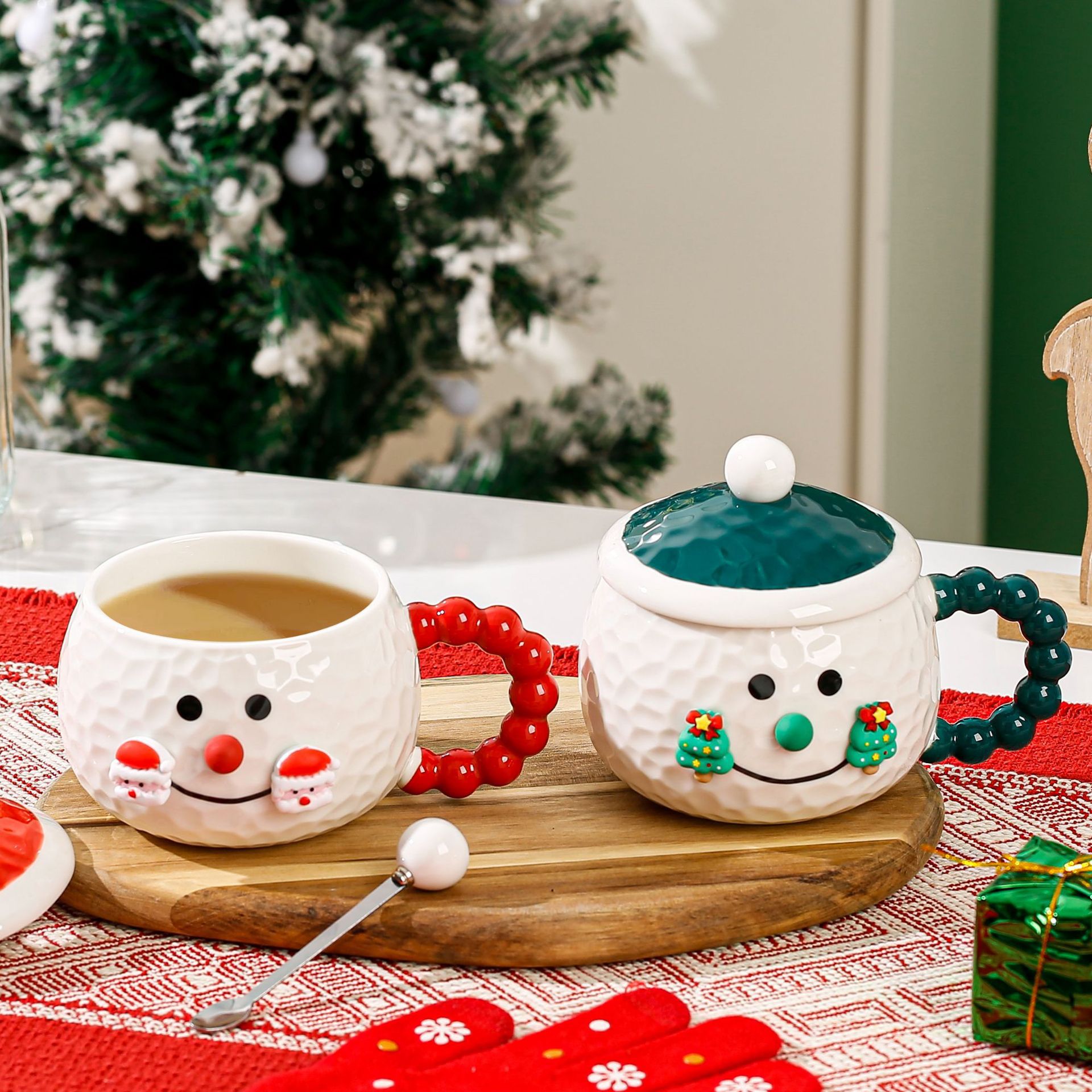 Taza de muñeco de nieve de regalo de Navidad creativa transfronteriza con tapa Taza de agua de cerámica para el hogar de oficina Taza de Navidad de alto valor