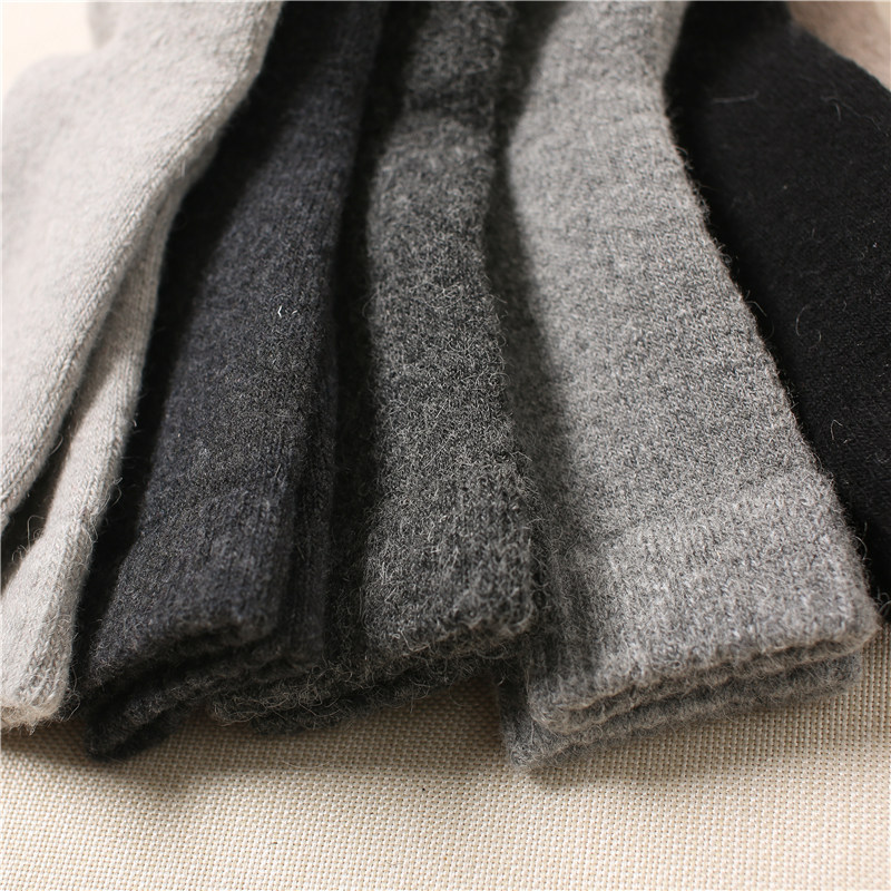 Unisex Simple Style Solid Color Wool Crew Socks A Pair display picture 3