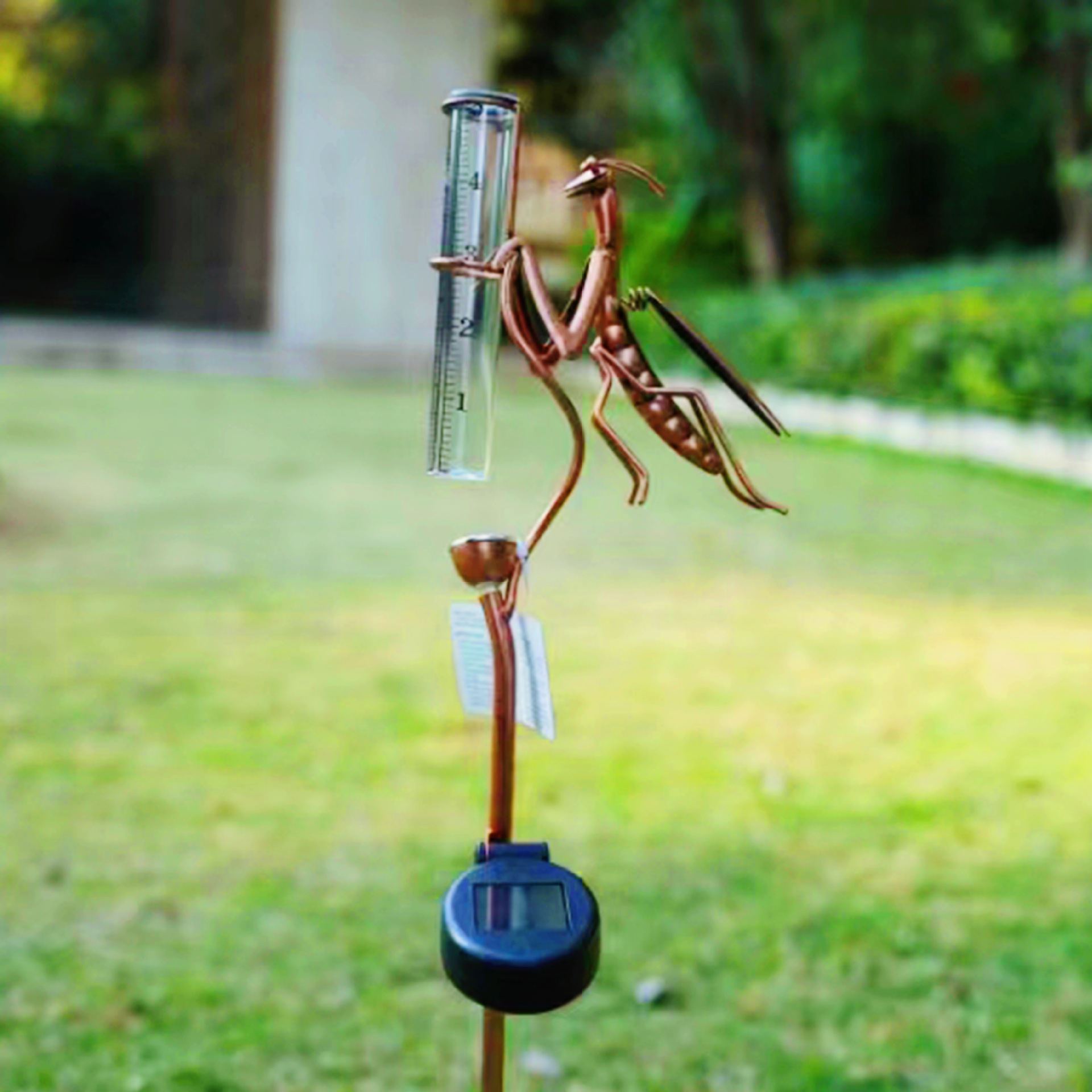 Outdoor garden solar light mantis rain measuring device landscape courtyard iron metal waterproof lawn lamp