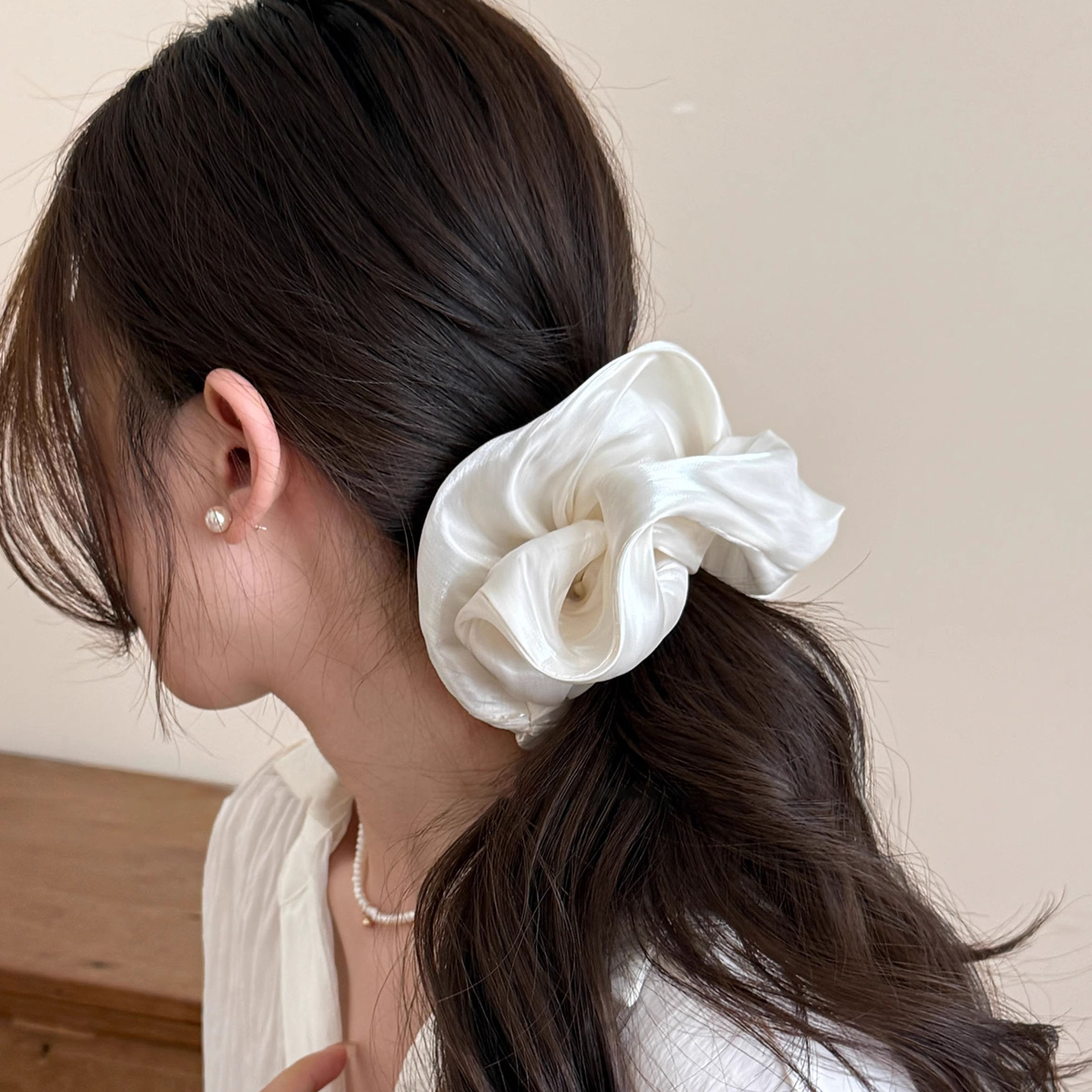 Elegantes Perlen Scrunchie Für Das Haar Satin Haargummi Stilvoll_voghion.com