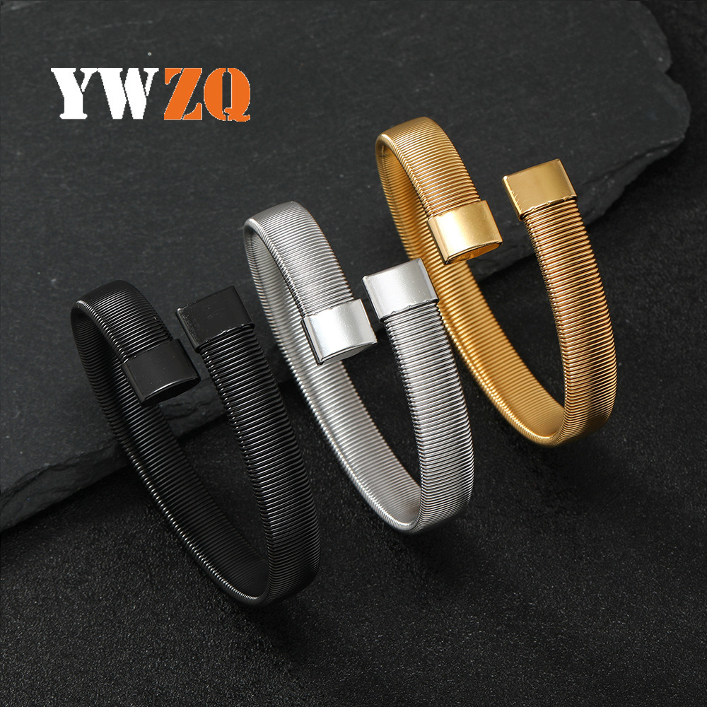 Titanium Bracelet With Vertical Stripe And Elastic Design_voghion.com
