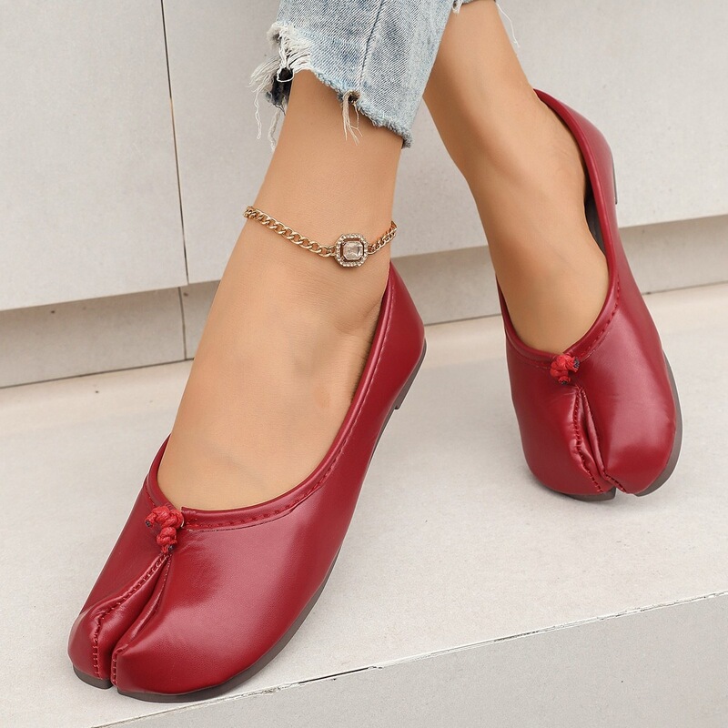 Retro pig hoof shoes for women 2026, foreign trade split-toe shoes, French-style bow ballet flats, large size