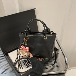 High-end Retro Brown Small Bag Women's 2024 New Autumn and Winter All-match Crossbody Bag Super Hot Portable Bucket Bag