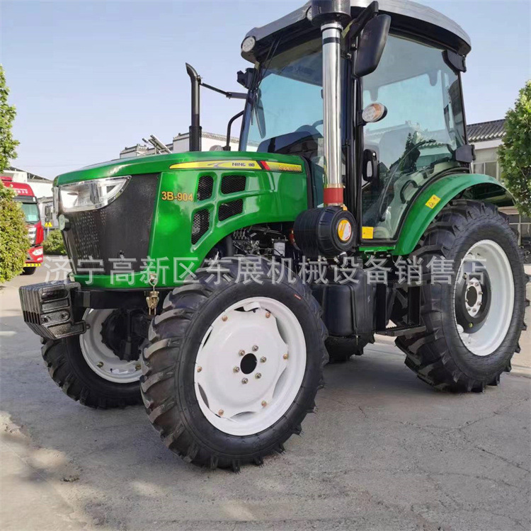 旋耕犁地四轮拖拉机 四驱农用拖拉机 出口供应强牵引力农用拖拉机