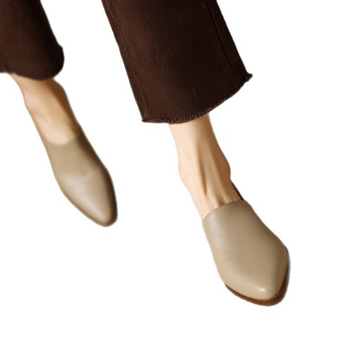 Heels with deep mouth, thick soles, spring season pointed toe apricot color single shoes for women, small leather shoes, one-pieced women's shoes.
