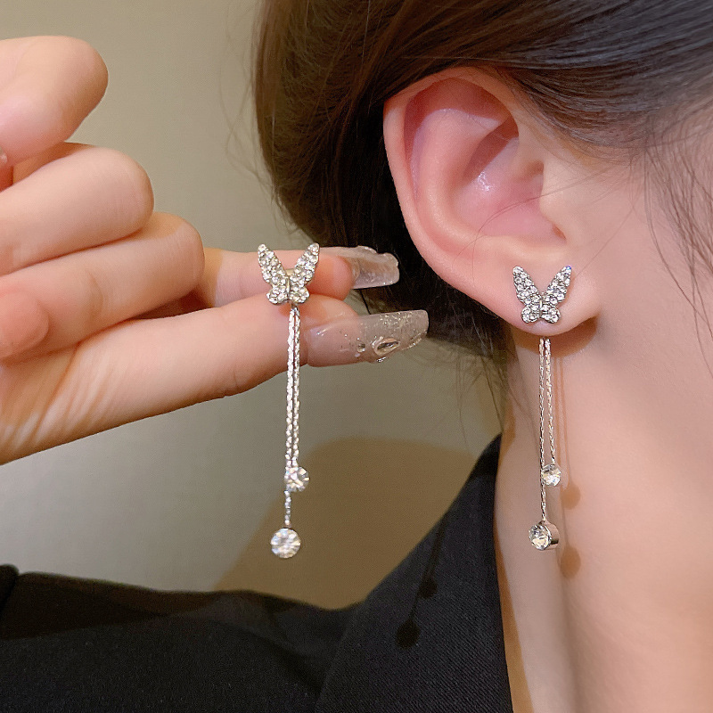 Pendientes largos con flecos elegantes y diamantes con aguja de plata Pendientes de todo fósforo de temperamento de nicho Pendientes simples y ligeros de lujo de alta gama Mujeres