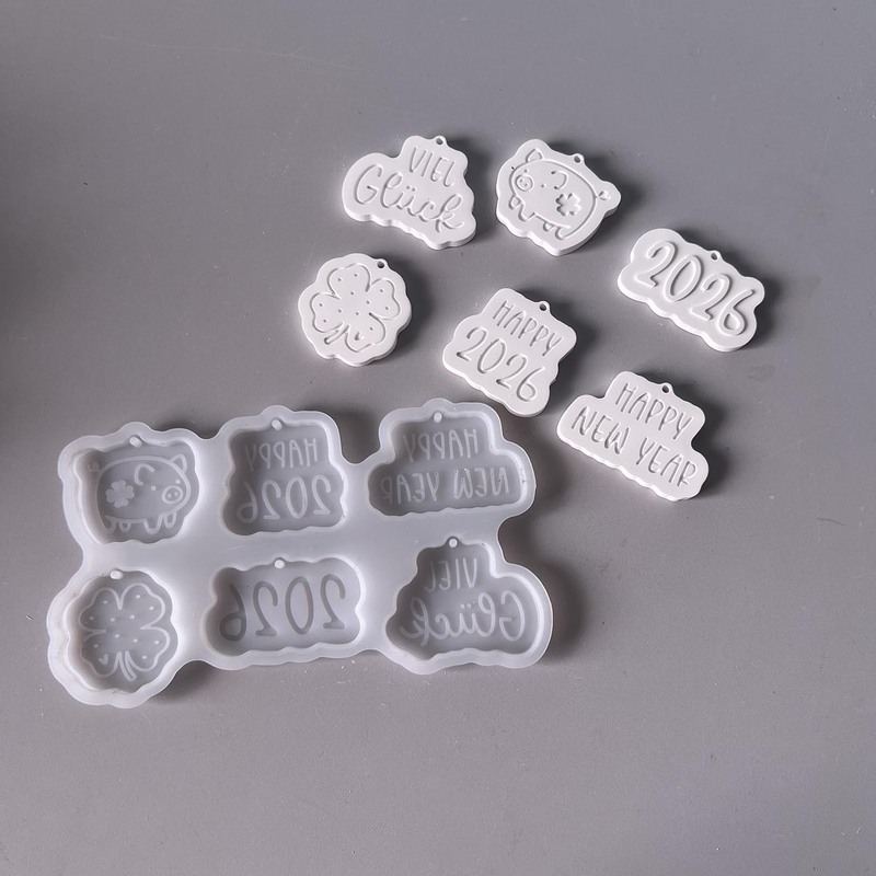 新年小猪吊坠挂件硅胶模具小猪祝福语2026挂牌钥匙扣石膏滴胶模具|undefined