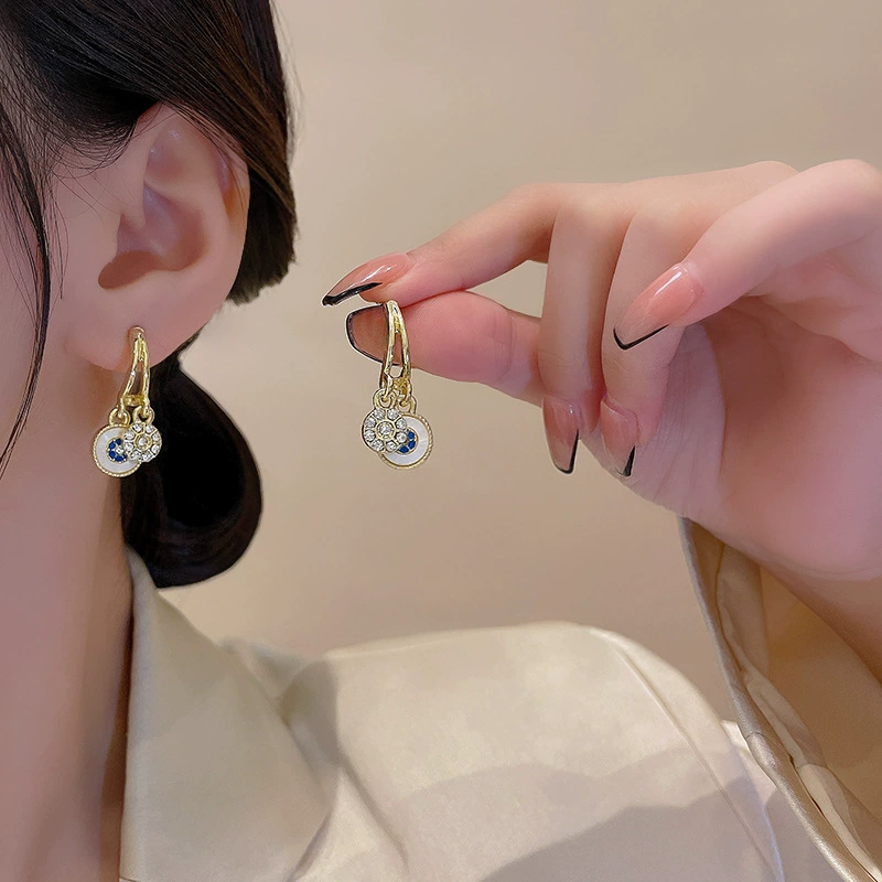 Brand universal small earrings from pearl