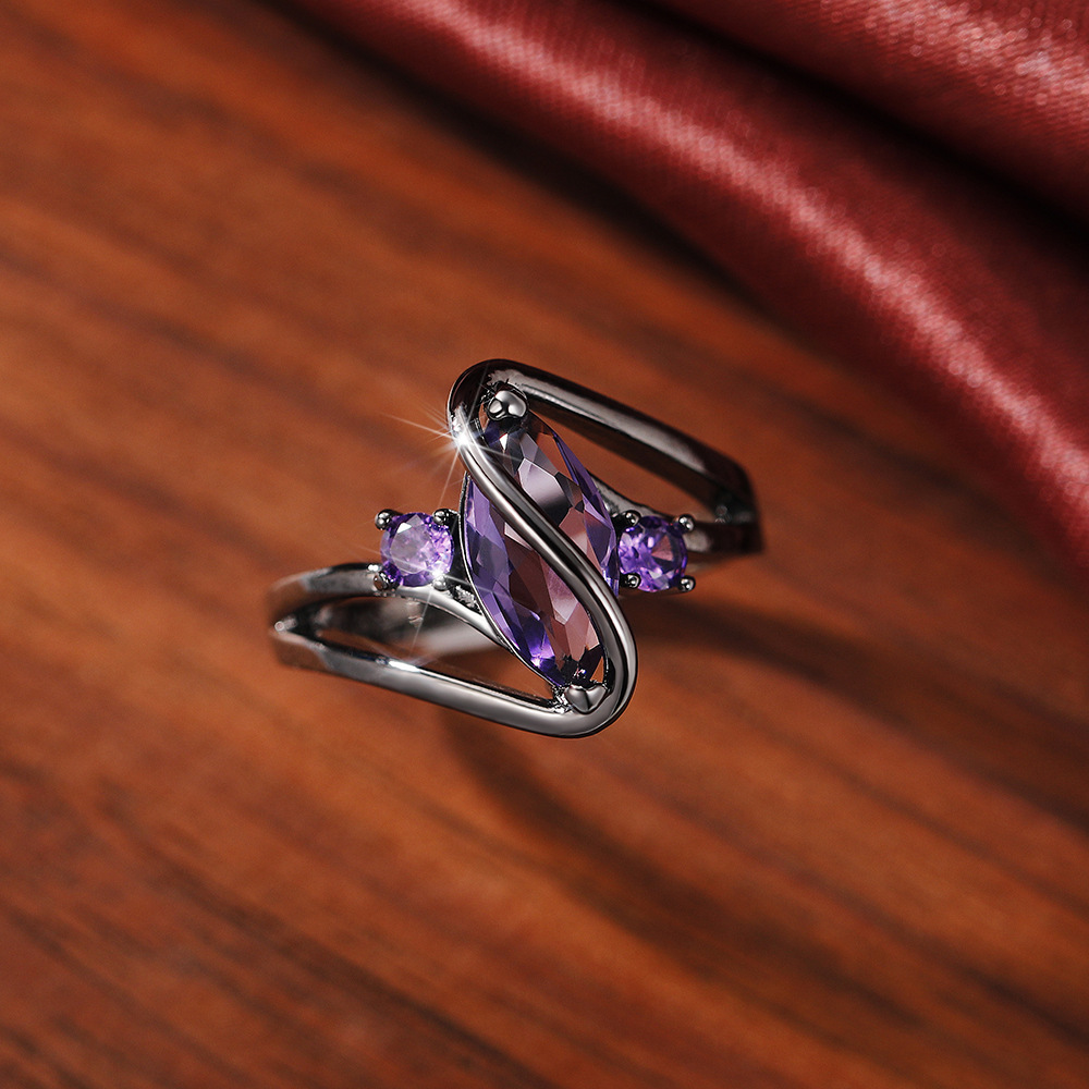 Black Purple Horse Eye Ring Trendy Fashion Zircon Ring display picture 4