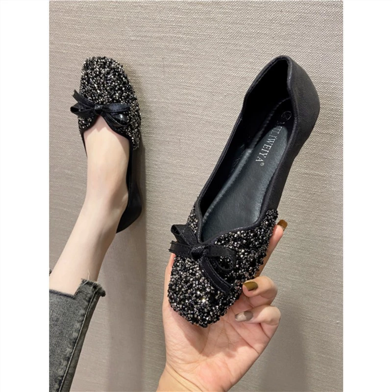 2024 Весенние женские туфли с плоским дном черные ботинки с бабочками с светлыми кожаными блестящими балетными туфлями