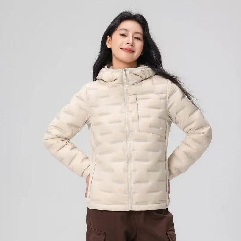 Pinghu 90 chaqueta de plumón blanca ligera para mujeres otoño y invierno 2025 estilo de moda casual chaqueta cálida encapuchada