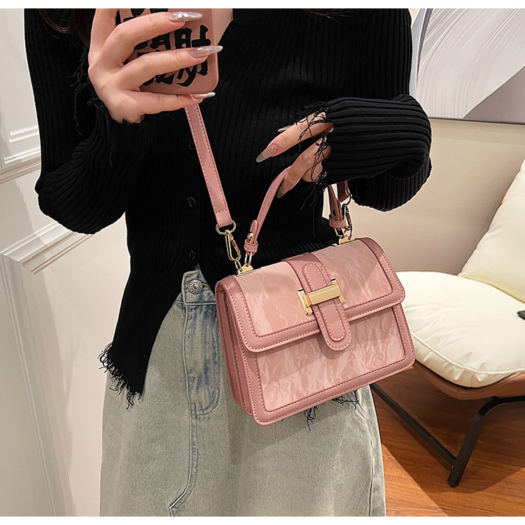 Tämän vuoden suositut laukut naisille 2024 uusi muoti huippuluokan kannettava olkalaukku suuri kapasiteetti crossbody pieni neliö laukku_voghion.com