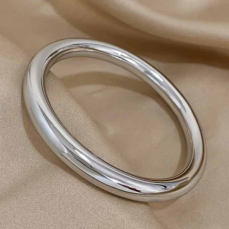 Pointed titanium steel lip stud product view