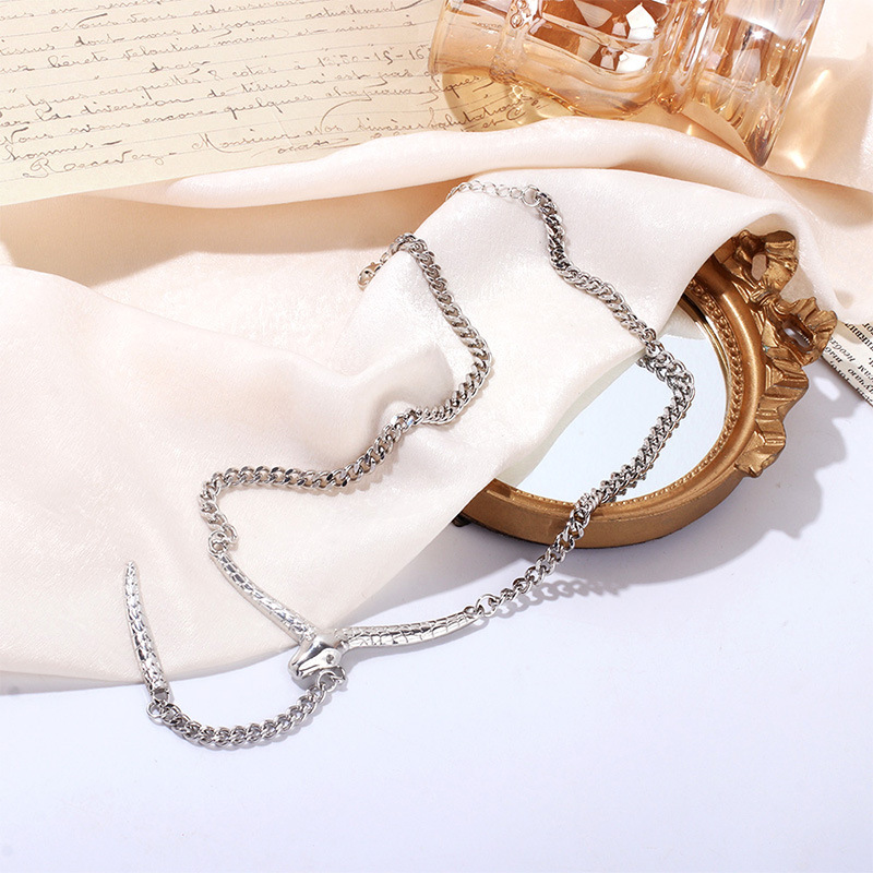 Fashion Snake Alloy Plating Metal Necklace