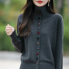 2024種類の秋冬の厚いニットのスタンドカラーのカーディガンはウールの婦人服の韓国版のゆったりしている女性の長袖のセーターのコートをまねます。