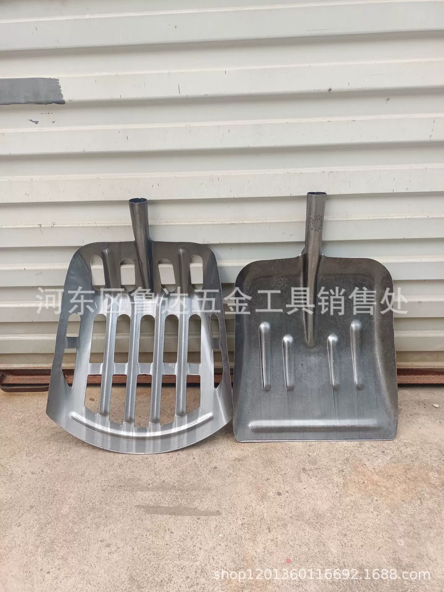 直供锰钢玉米锹玉米铲秋季收粮食铲子加深斗钢铲平头清粪铲铁锨头