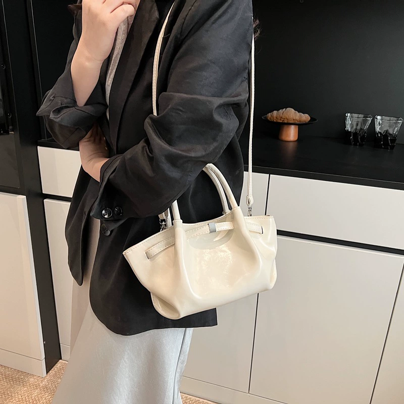 Capacious One-Shoulder Handbag, Structured Basket Silhouette, High-End Style