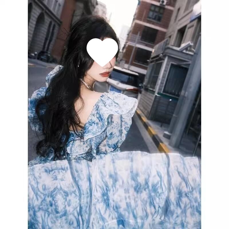 逃亡王女ドレス女性の夏フレンチスタイルパフスリーブライト高級ニッチドレスブルー花柄トレインスカート|undefined