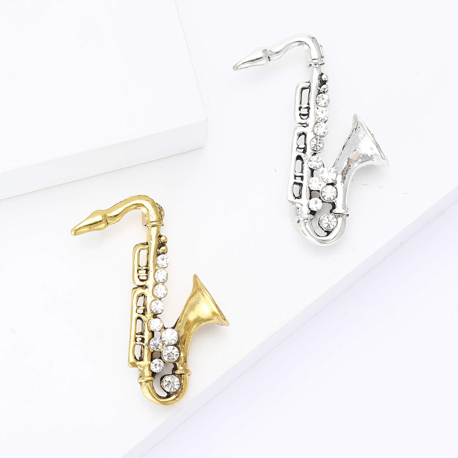 Fashion Joker Alloy Enamel Rhinestone Saxophone Brooch Niche Joker Men's and Women's Clothing Corsage Jewelry Pin