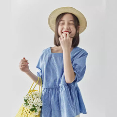 童裝2024夏季新品兒童復古文藝藍白格紋小衫親子款泡泡袖方領上衣