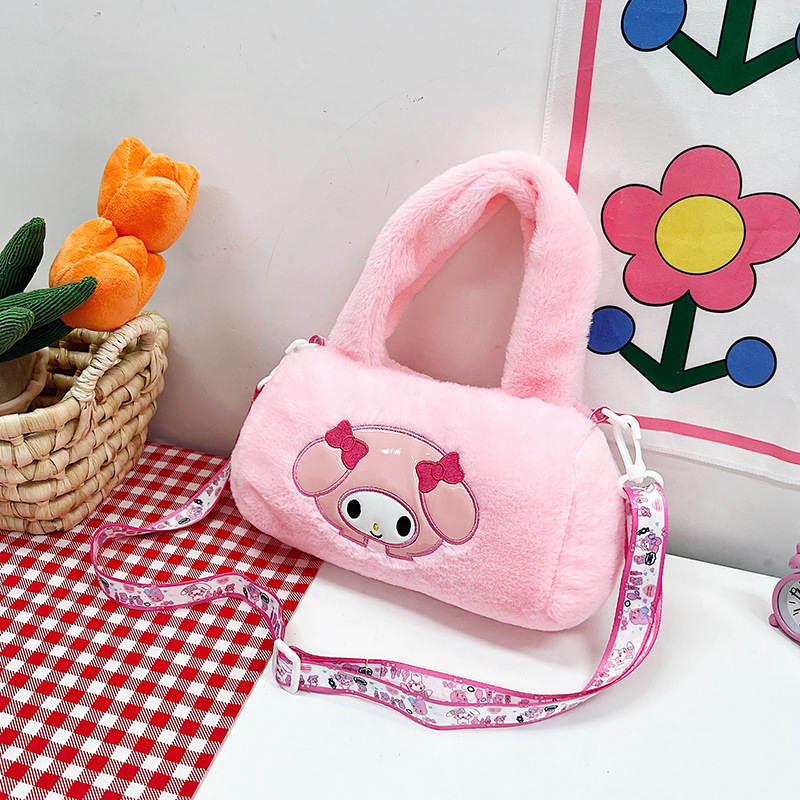 Venta al por mayor de fábrica bolsa de felpa juguete bolsa de mensajero Kulomi peluche de oso de fresa bolso japonés Sanrio
