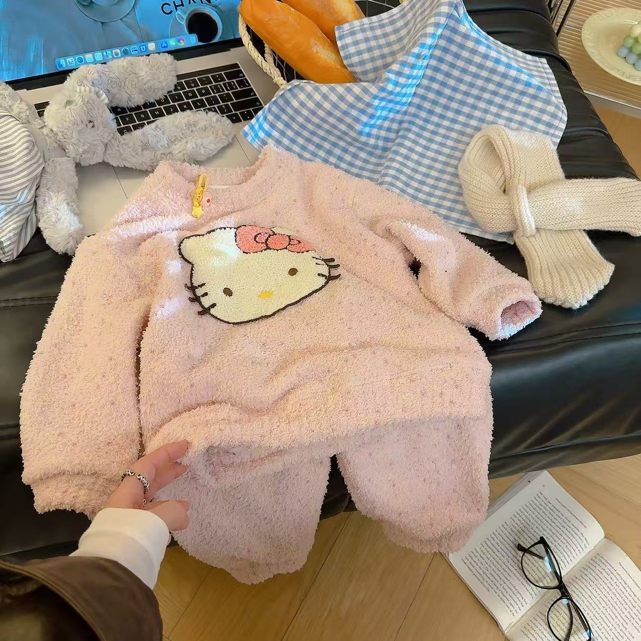 Half velvet rose pink polka dot kt cat