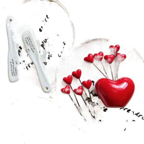 Cute, Home-Use, Creative Heart-Shaped Stainless Steel Fruit Forks—A Social Media Sensation! High-Quality, Adorably Designed Fruit Skewers That’ll Steal Your Heart.