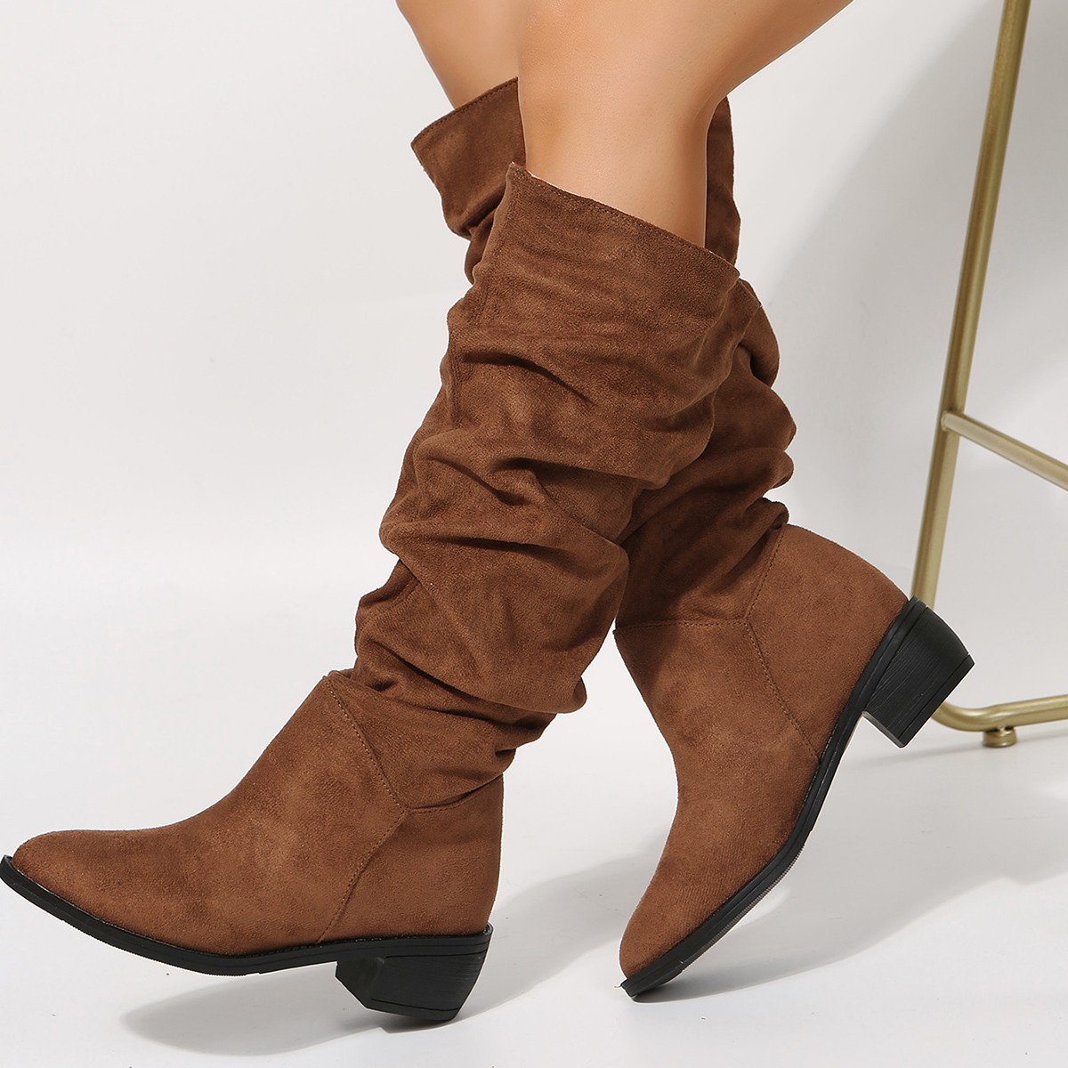 2022 Winter new pleated boots Women's foreign trade large size High Martin boots European and American suede thick heel pile boots