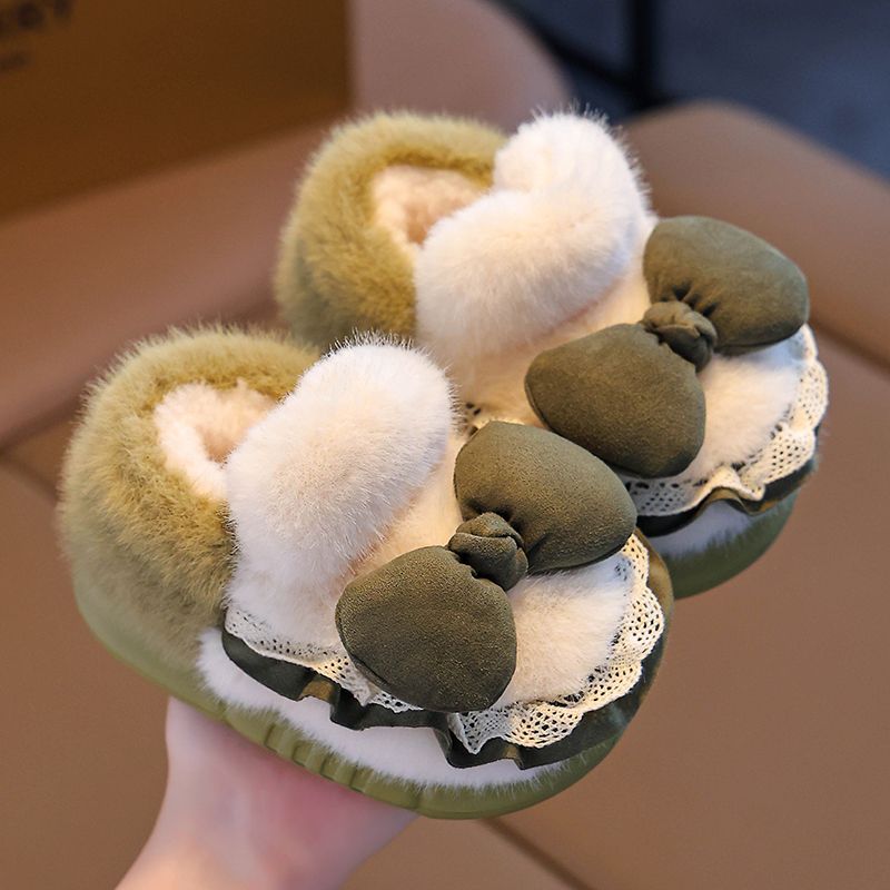 Zapatillas de algodón de invierno para niños niñas calientes y veludo antideslizante padres e hijos pisar la sensación de mierda para niños pequeños bolsas de tacones de algodón