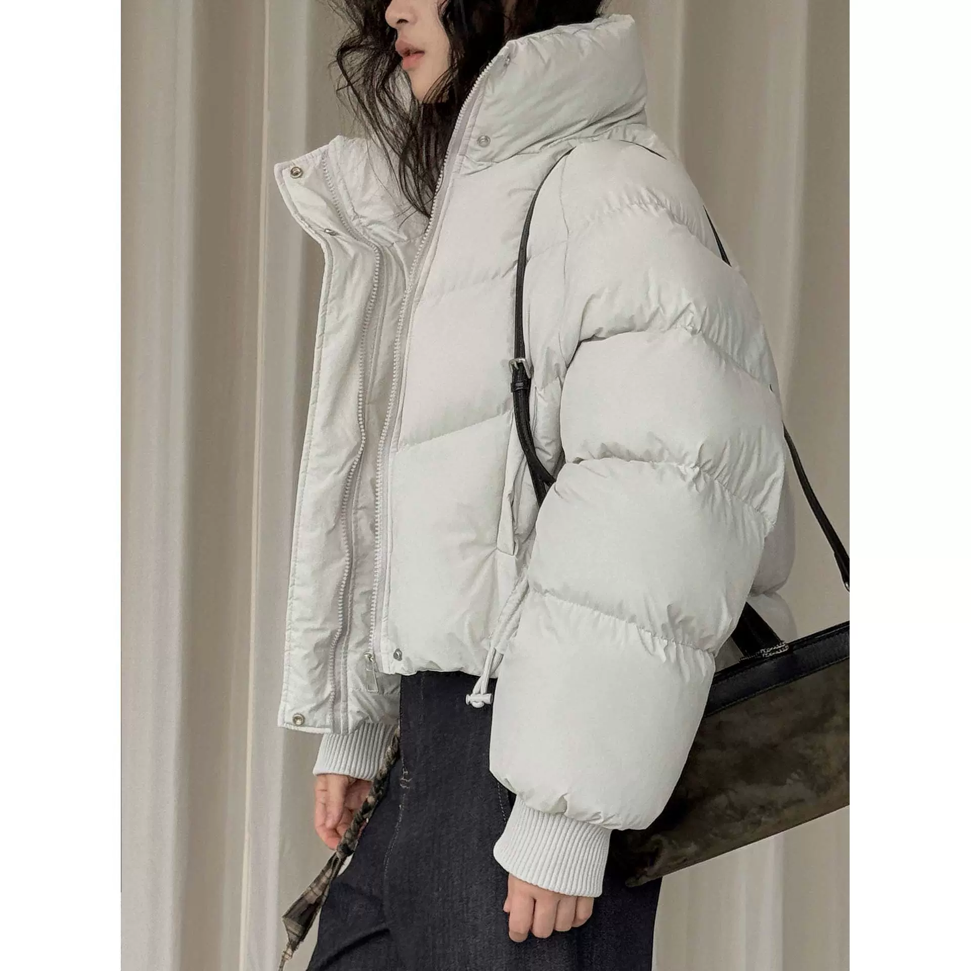 卢浮冬季新款韩系时髦立领短款口袋抽绳设计棉服蓬松保暖外套女