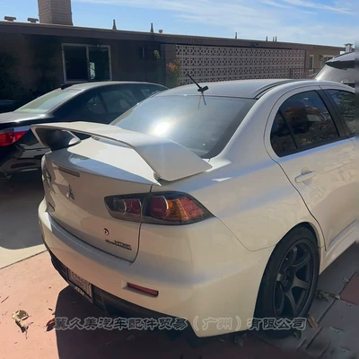 Mitsubishi Lancer Evo Tenth Generation: Fixed wind wing