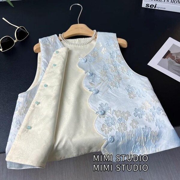 Elegant and Fashionable New Chinese-Style Jacquard Embossed Vest for Women, 2026 Summer New High-End Retro Vest Top