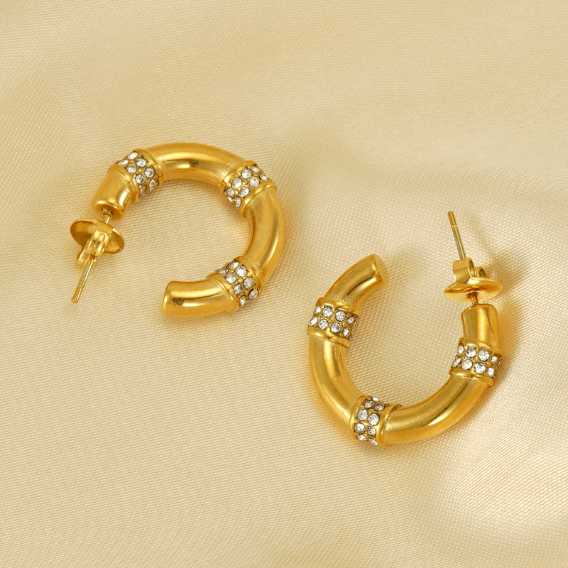 Pendientes de bambú de diamantes de acero inoxidable europeos y americanos transfronterizos pendientes geométricos retro de acero de titanio dorado femenino pendientes en forma de C