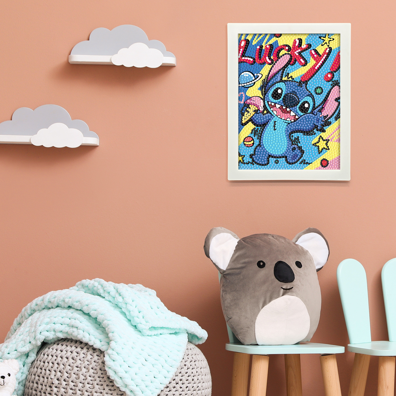 Pintura de diamante perimetral marco blanco adornos de dormitorio dibujos animados DIY puntos manuales perforación pintura decorativa soporte de plástico distribución al por mayor