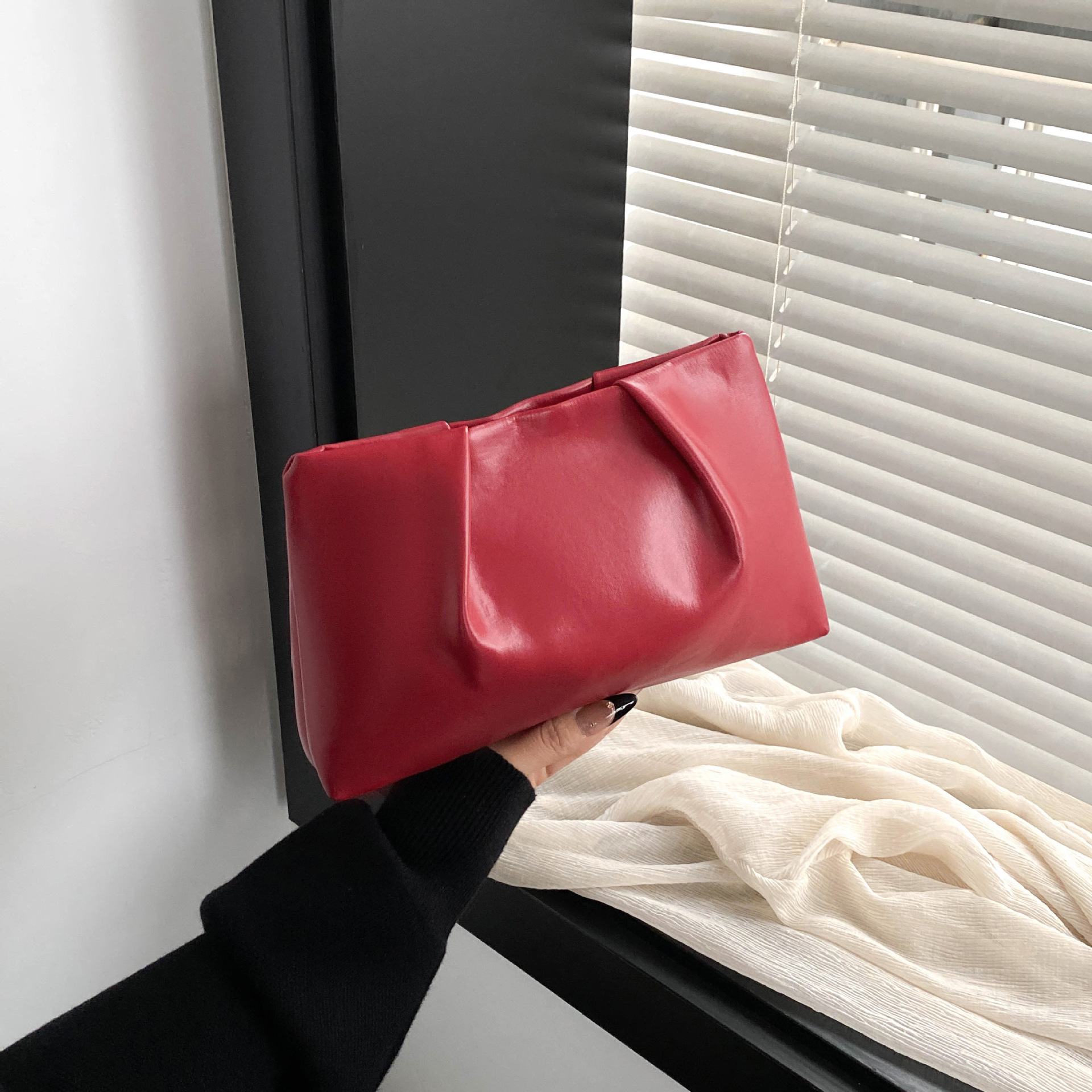 Bolsas de mujer de diseño original de derechos de autor, piratería, bolsas de cena plegables, bolsas de nube, bolsas de mujer transfronterizas.