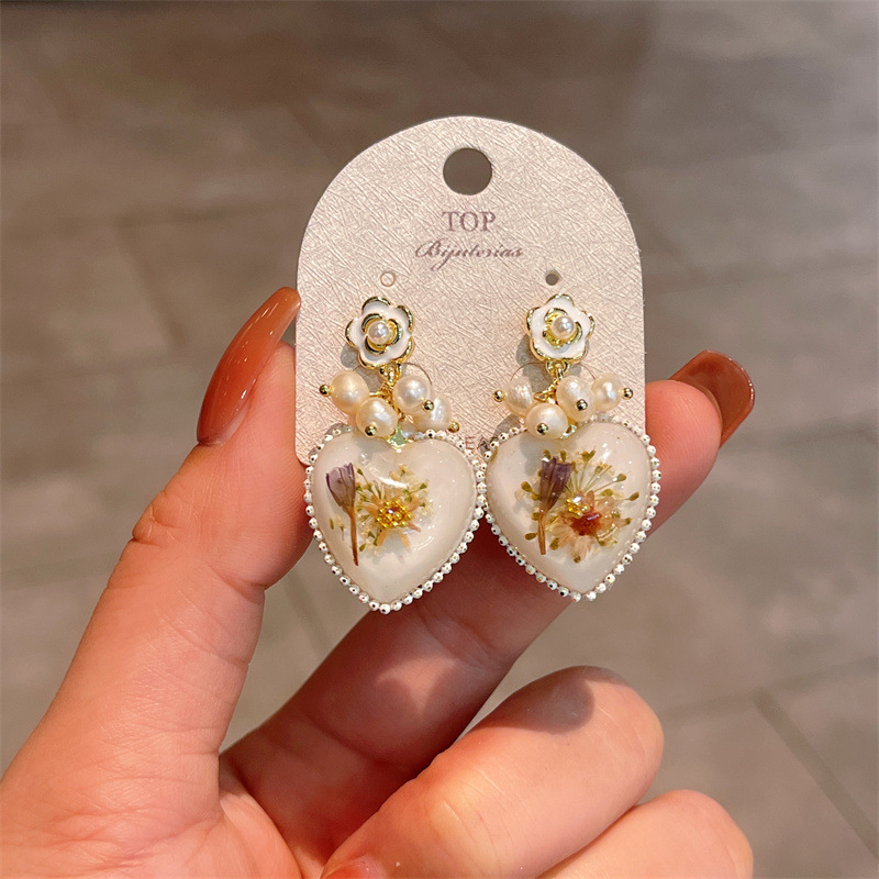 1 Pair Quantity Holiday, Daily Occasion 1 Pair Simple Style Classic Style Heart Shape Inlay Resin Freshwater Pearl Copper Pearl Drop Earrings