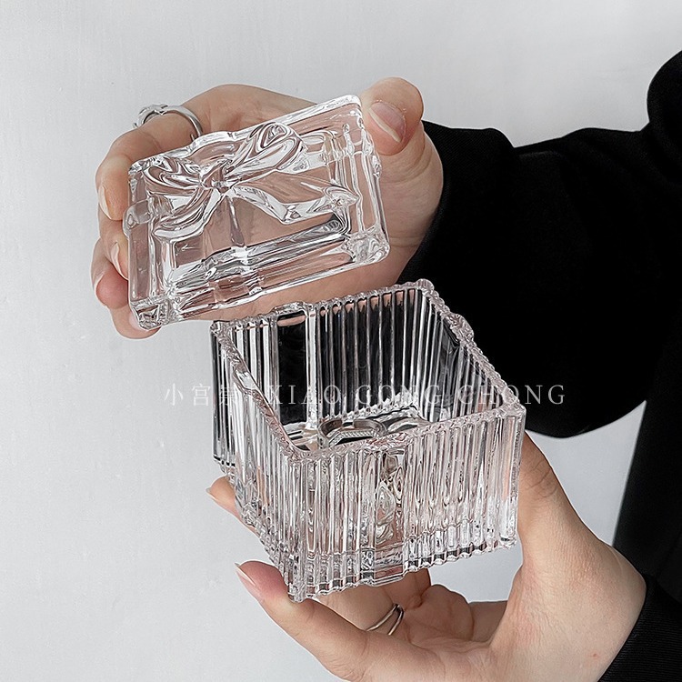 Corazones de niña arco de arco de corazón caja de joyas de vidrio en relieve europeo retro caja de almacenamiento doméstica decoración adornos