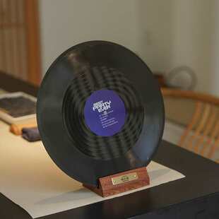 ��ľ���z��Ƭ��cdչʾ���S��logo ������݋��Ƭ�b���м�