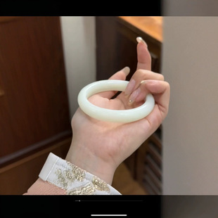 Jin Yu Tang Xinjiang Hetian jade Hetian jade bracelet color is very fairy price high 57 circle size 11.6*9mm