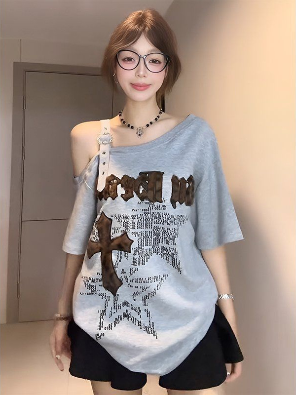 アメリカンスタイルのオフショルダー半袖Tシャツ女性用2025新しい夏甘くてクールなホットガールデザインニッチルーズオフショルダートップ|undefined