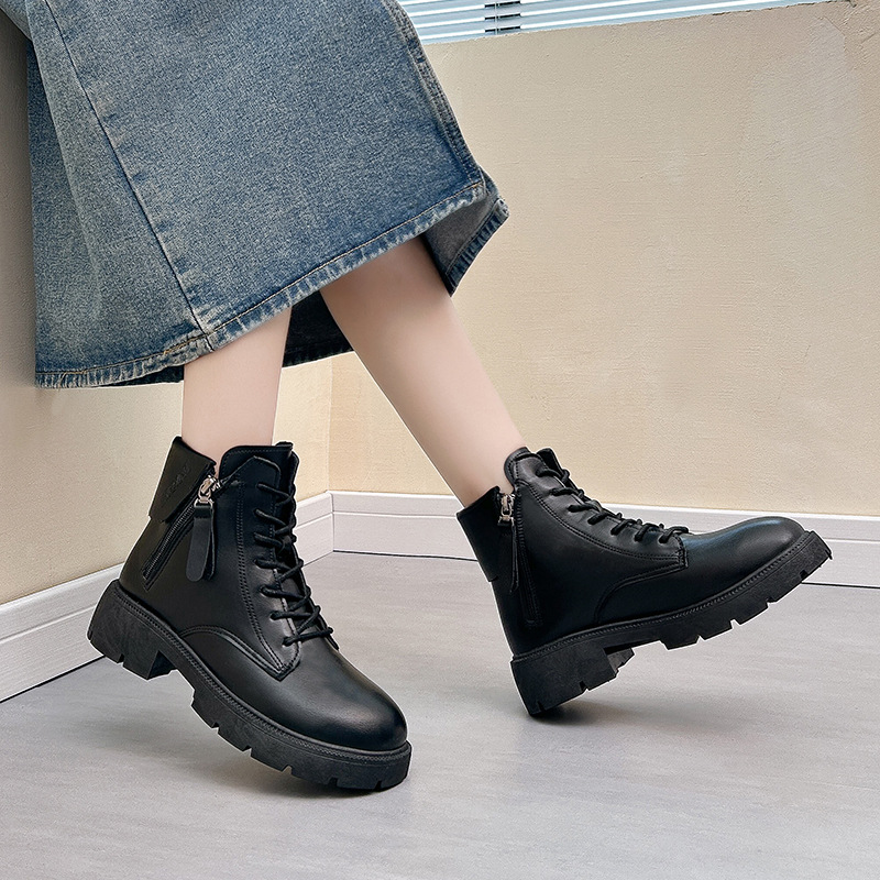 Botas cortas de suela gruesa para estudiantes, nuevas botas de moto elevadas de color rojo y red, estilo británico, otoño 2023_voghion.com