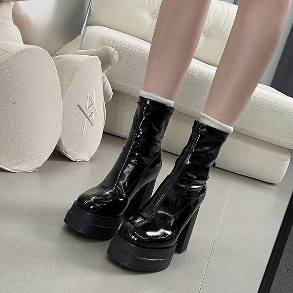 Black autumn fashionable low boots heels with zipper