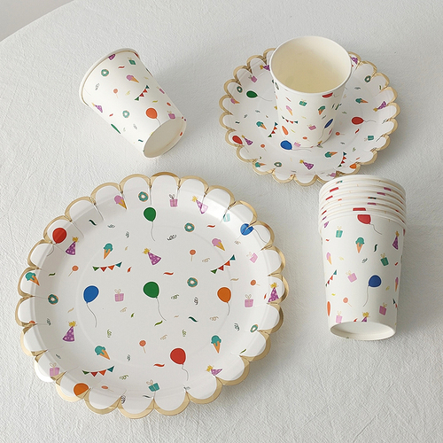Wholesale disposable picnic plates, children's party tableware, dessert stand decorations, white plates, birthday party cake