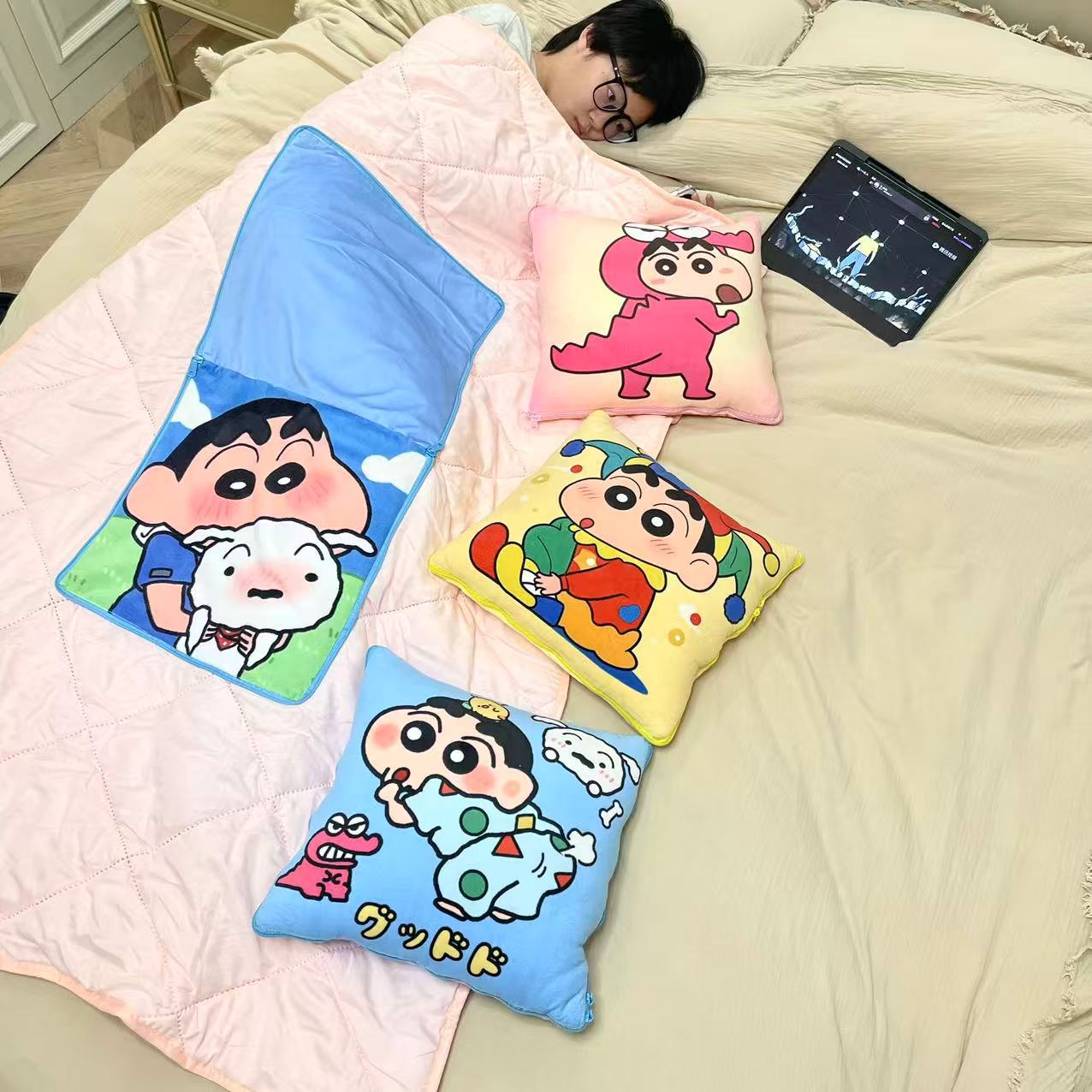 크레용 신짱 시리즈 다기능 투인원 베개 담요 자동차 쿠션 이불 베개 허리 지지대