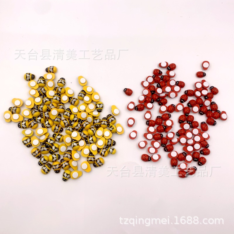 Lindo y creativo de madera de dibujos animados escarabajo rojo mariquita pintada abeja amarilla autoadhesiva pieza 100 pc/paquete