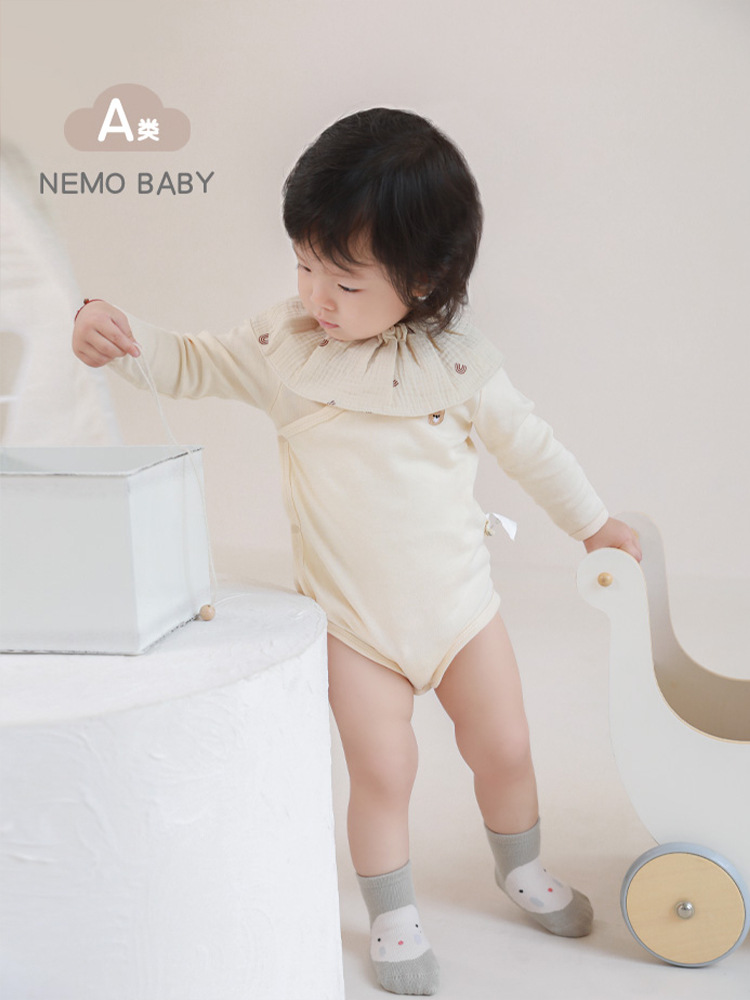 Calcetines de piso de bebé Otoño e Invierno interior de fondo completo pegamento antideslizante a prueba de frío de dibujos animados lindo bebé niño niña calcetines de niño