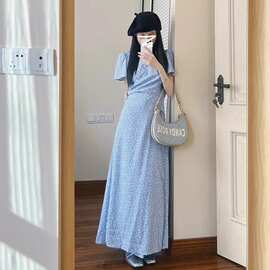 独特别致蓝色碎花连衣裙子夏季女装2026年新款小众设计感法式长裙